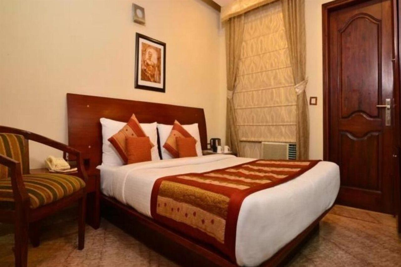 Hotel Suncity Delhi  Exteriör bild