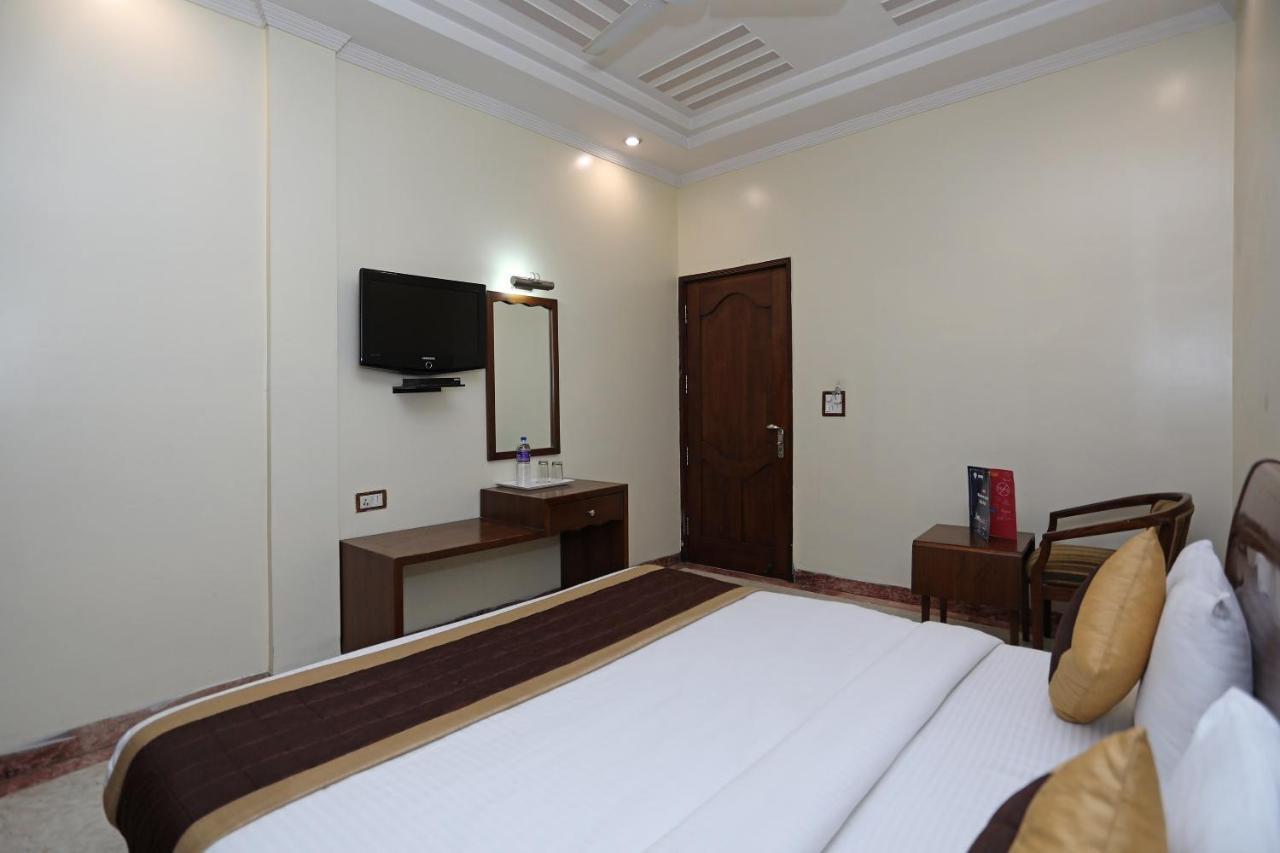 Hotel Suncity Delhi  Exteriör bild