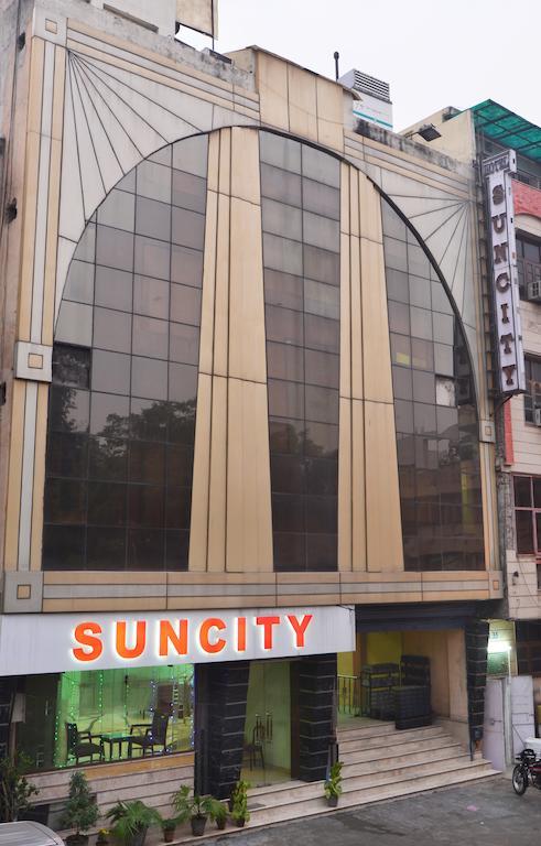 Hotel Suncity Delhi  Exteriör bild